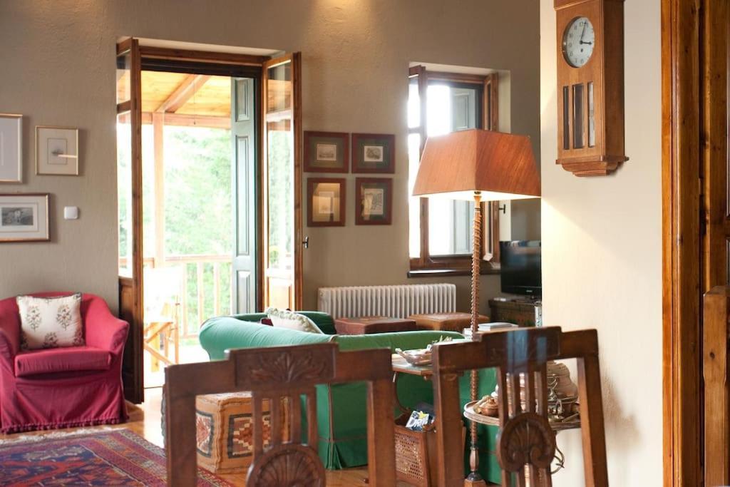 House In Delphi Villa Eksteriør billede